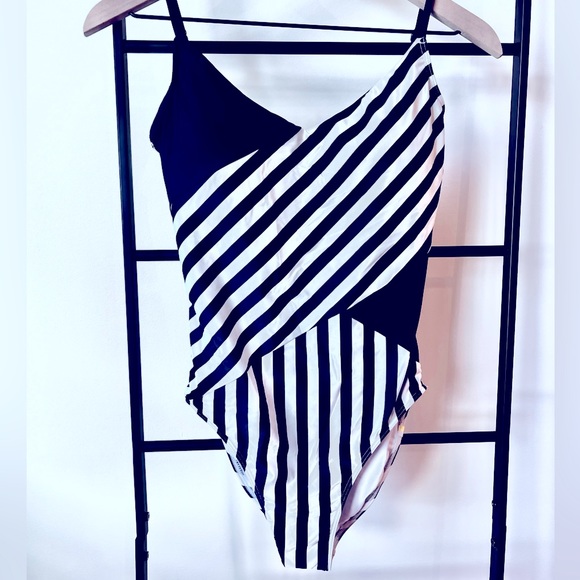 Summersalt Bathing Suit | Striped | Size 8 - Picture 1 of 5
